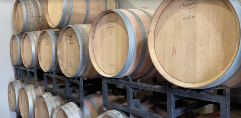 Constater tous les baris que ça prend pour le vin, c'est assez impressionnant! les baris de vin